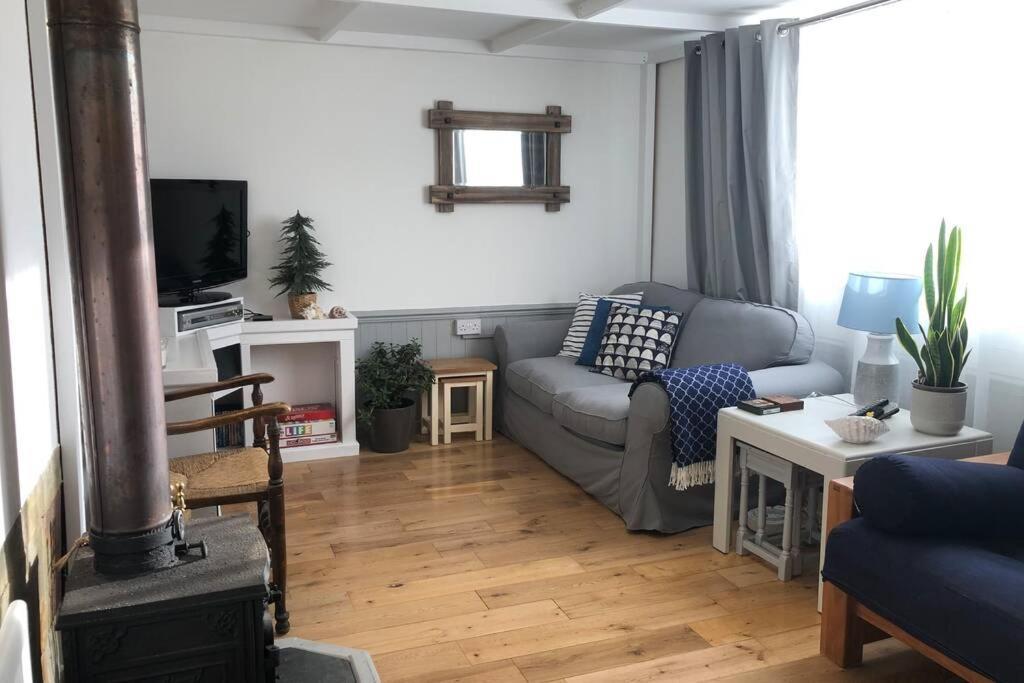 Dog Friendly Cottage 2 Mins To Beach With Hot Tub And Zappi Ev Lessingham Exterior photo