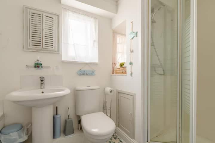Dog Friendly Cottage 2 Mins To Beach With Hot Tub And Zappi Ev Lessingham Exterior photo